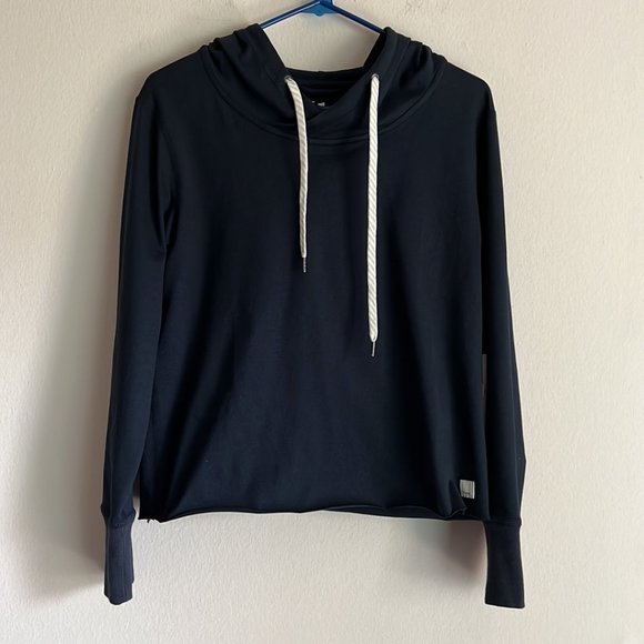 Vuori Tops - ❤️ Vuori Sequoia Crop Hoodie
